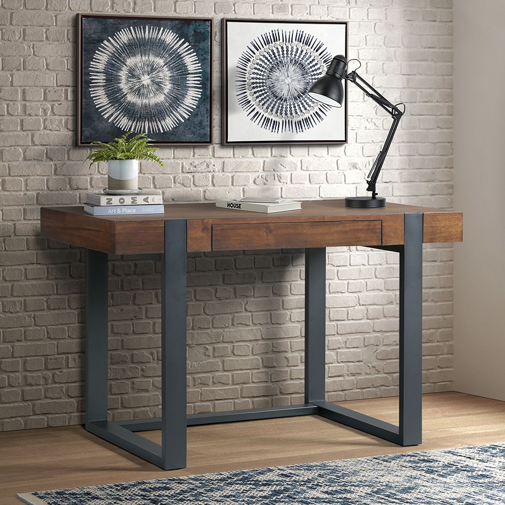 Ellesime International  | Moly Desk